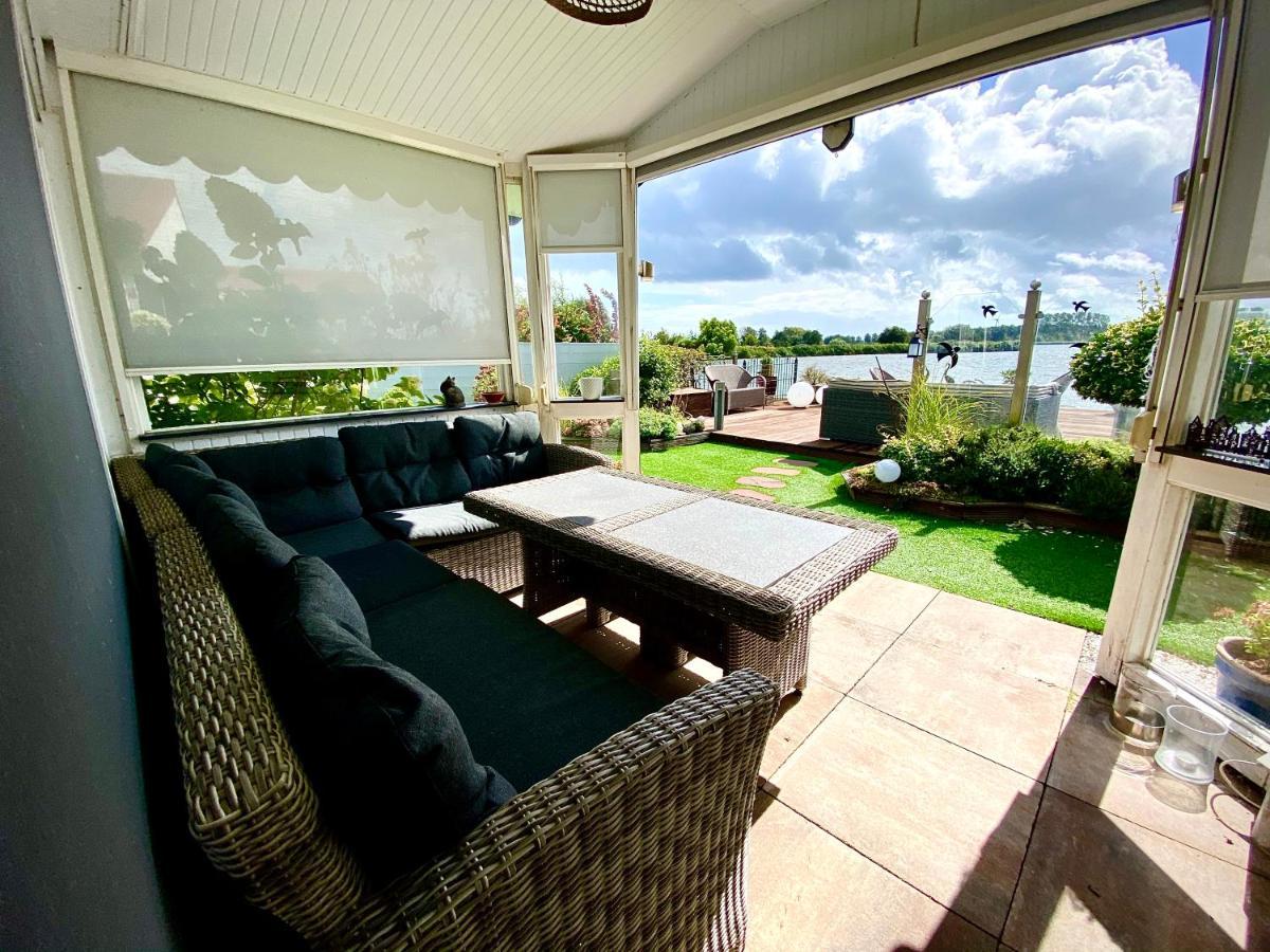 Ferienhaus Mit Wundervollem Seeblick Ferienpark Vislust Ijsselmeer Wervershoof Exterior photo